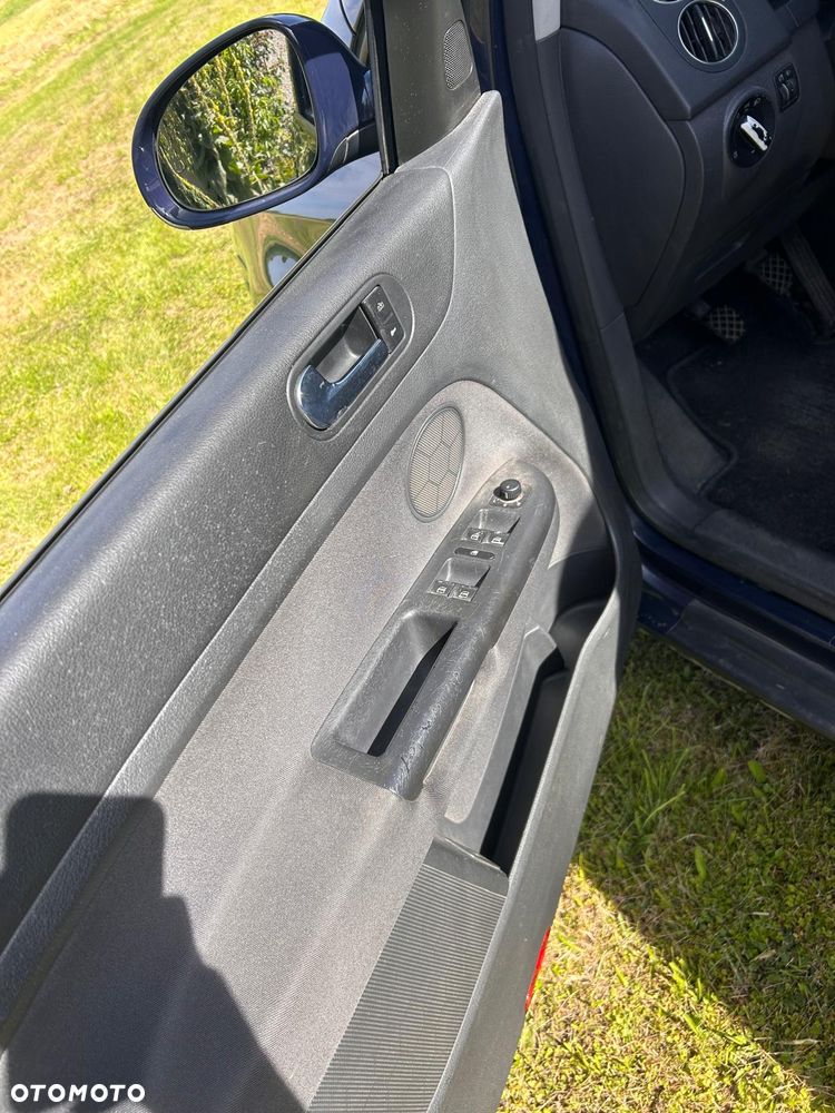 Volkswagen Golf Plus - 15