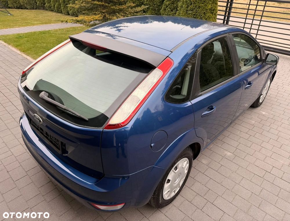 Ford Focus 1.6 16V Style+ - 12