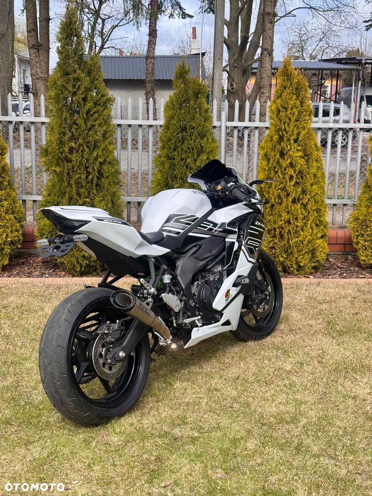 Kawasaki ZX - 4