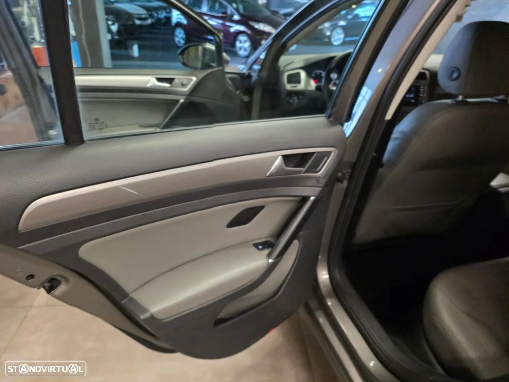 VW Golf 1.6 TDi BlueMotion Trendline - 25