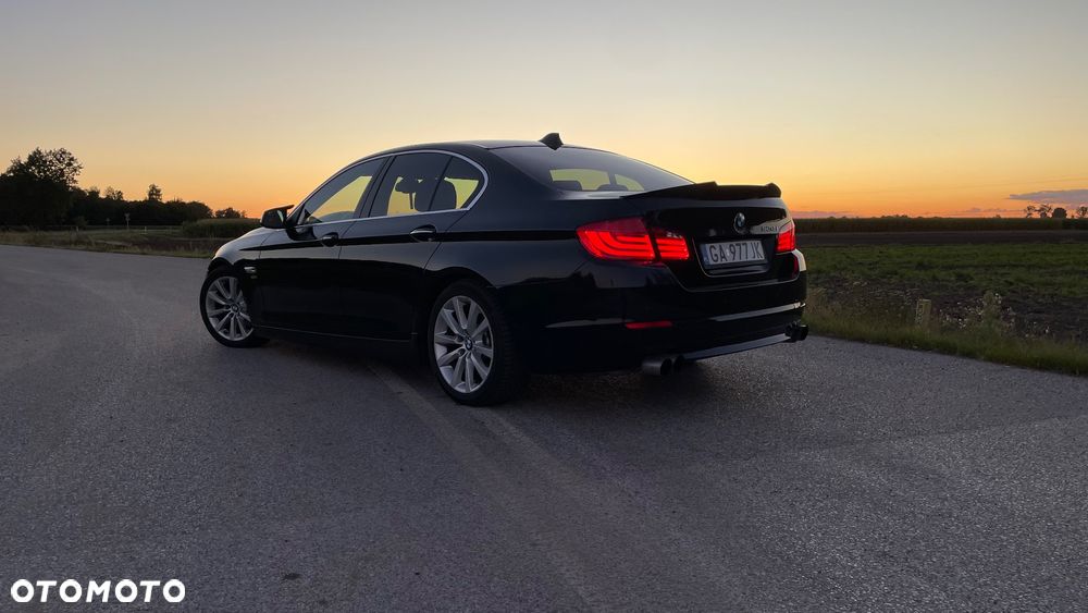 BMW Seria 5 528i xDrive - 6