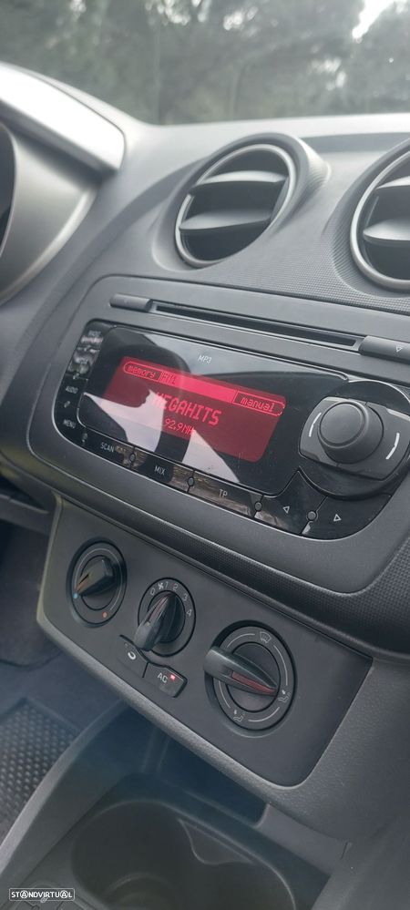 SEAT Ibiza 1.6 TDI Sport DPF - 22