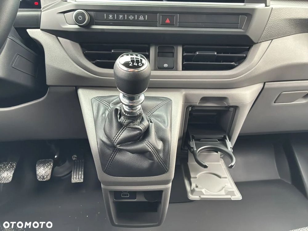 Volkswagen Caravelle - 35