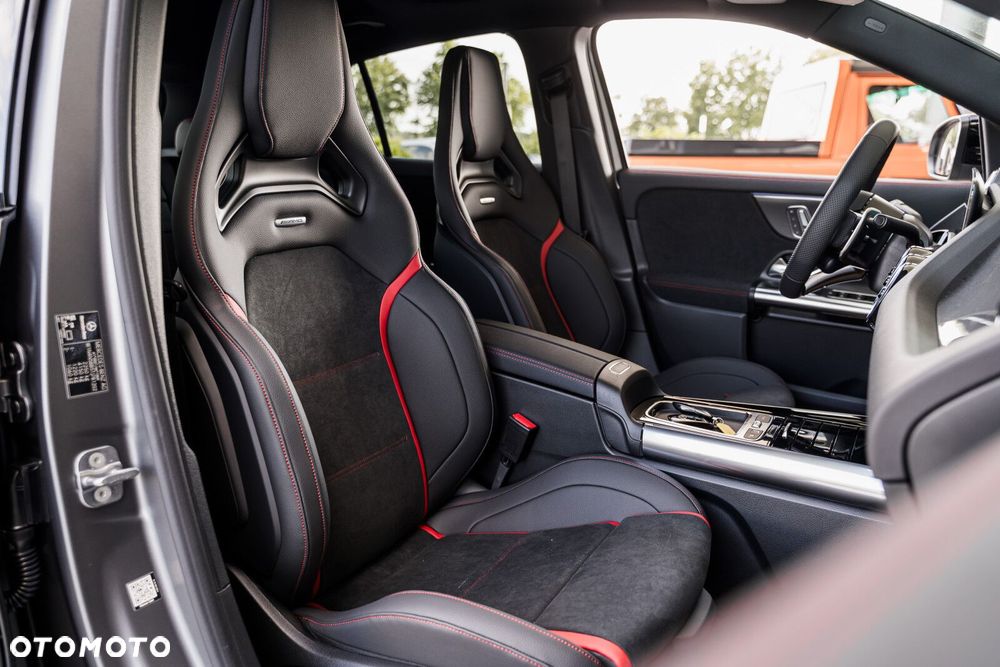 Mercedes-Benz GLA - 21