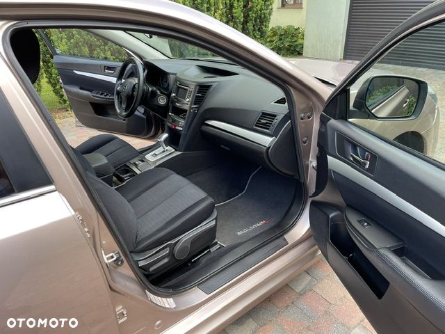 Subaru Legacy - 8
