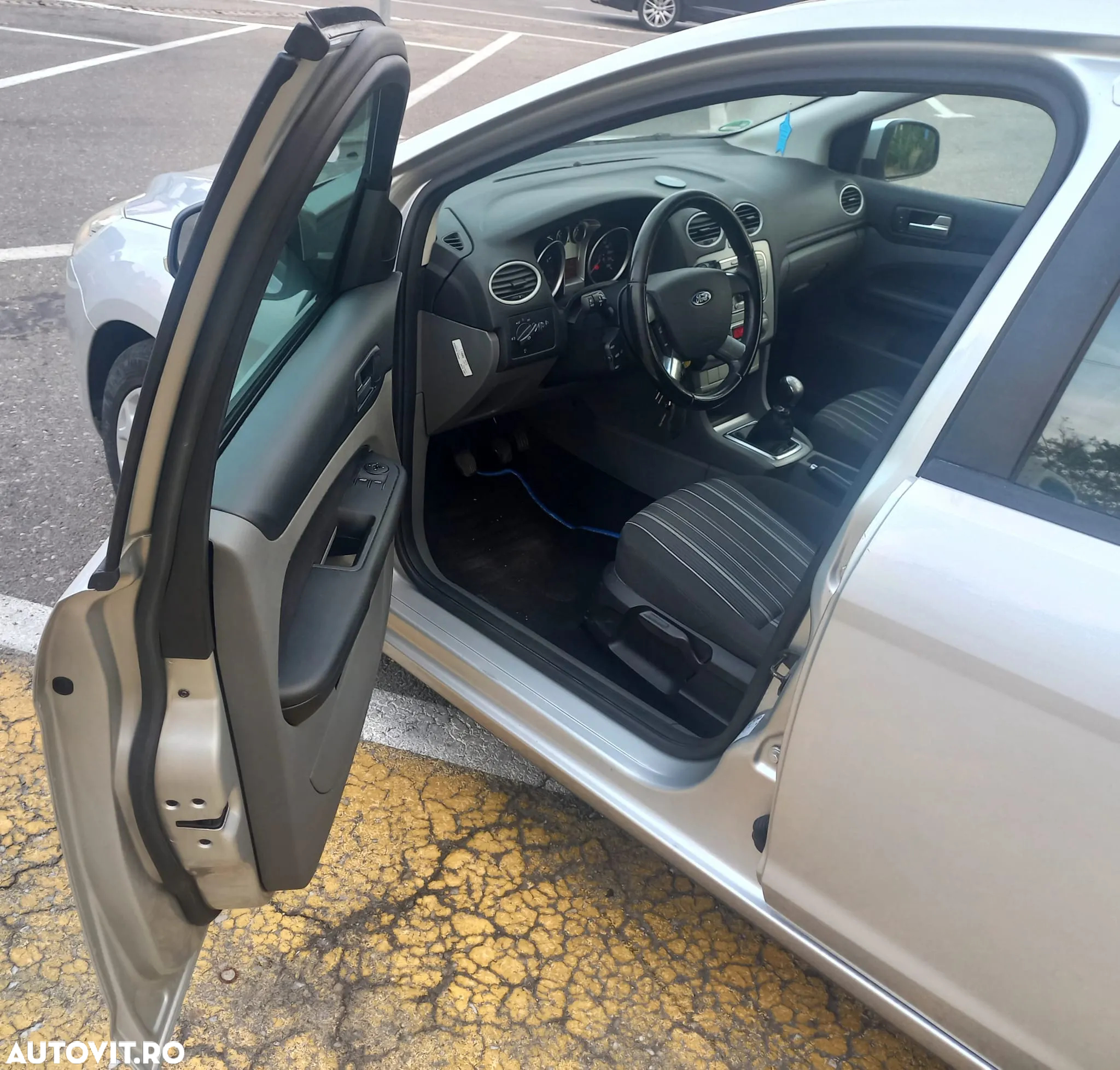 Ford Focus 1.6i Ti-VCT Trend - 4