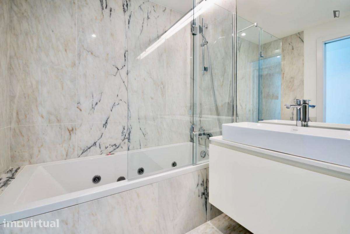 Apartamento com 2 quartos - localizado em Benfica Lisbon - Grande imagem: 3/17