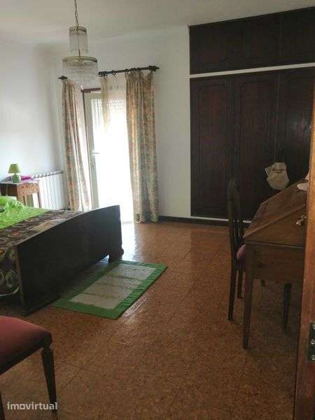 casa d'habitaçao com grande terreno - Grande imagem: 4/12