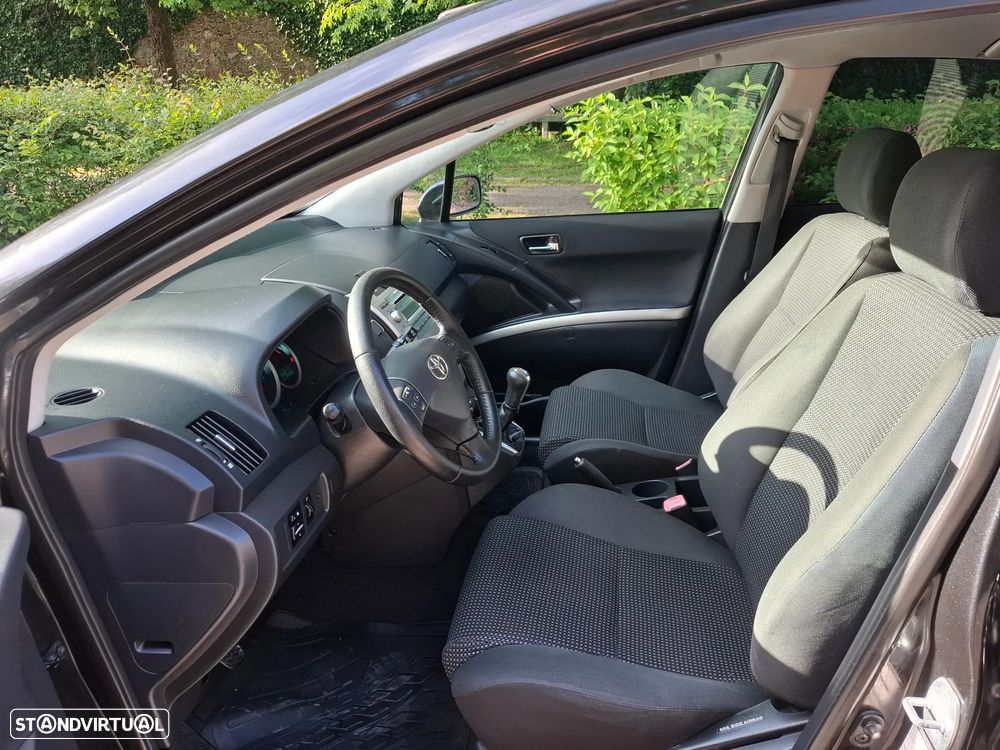 Toyota Corolla Verso 2.2 D-4D Sol - 13