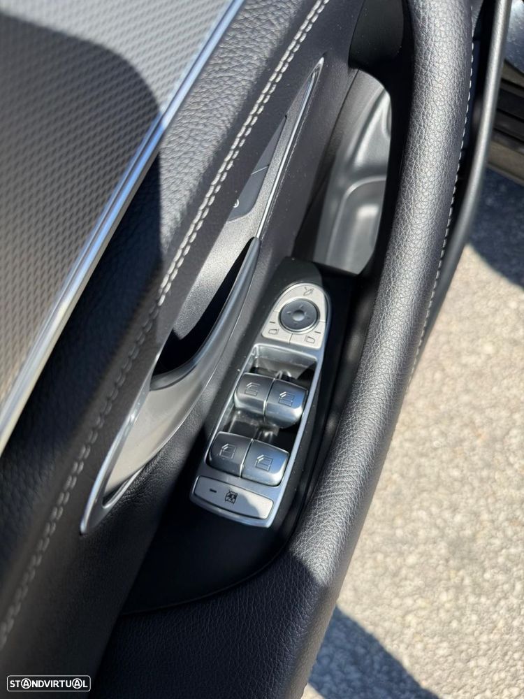 Mercedes-Benz E 300 de AMG Line - 19