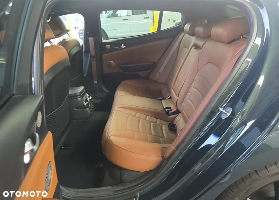 Kia Stinger 3.3 T-GDI V6 GT AWD - 12
