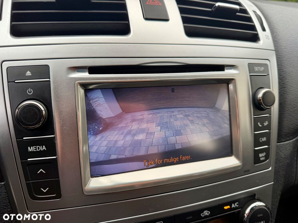Toyota Avensis 1.8 Sol NAVI - 20