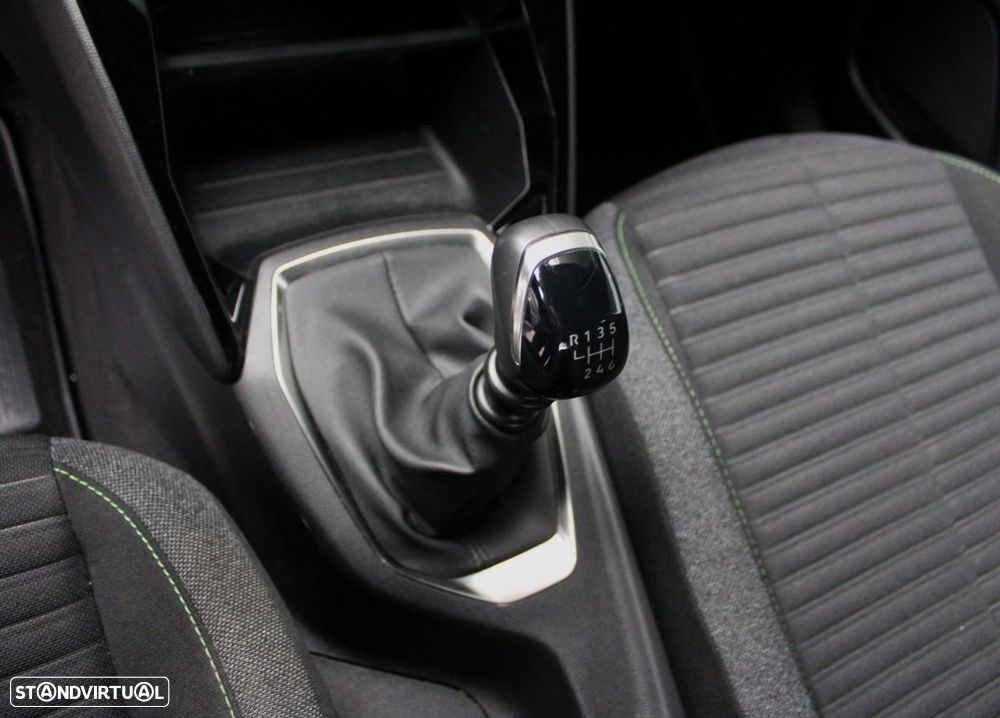 Peugeot 2008 1.2 PureTech Active Pack - 36