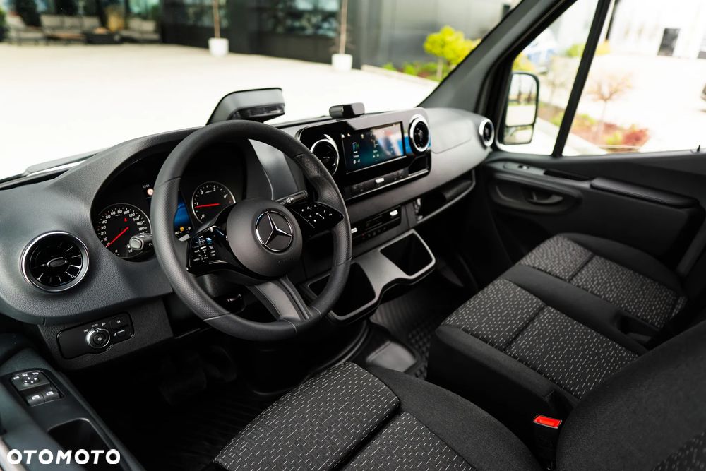 Mercedes-Benz Sprinter - 8