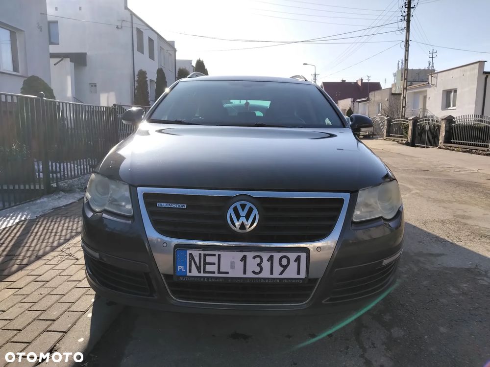 Volkswagen Passat - 1