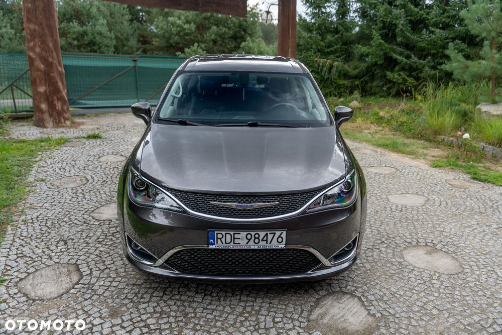 Chrysler Pacifica - 6