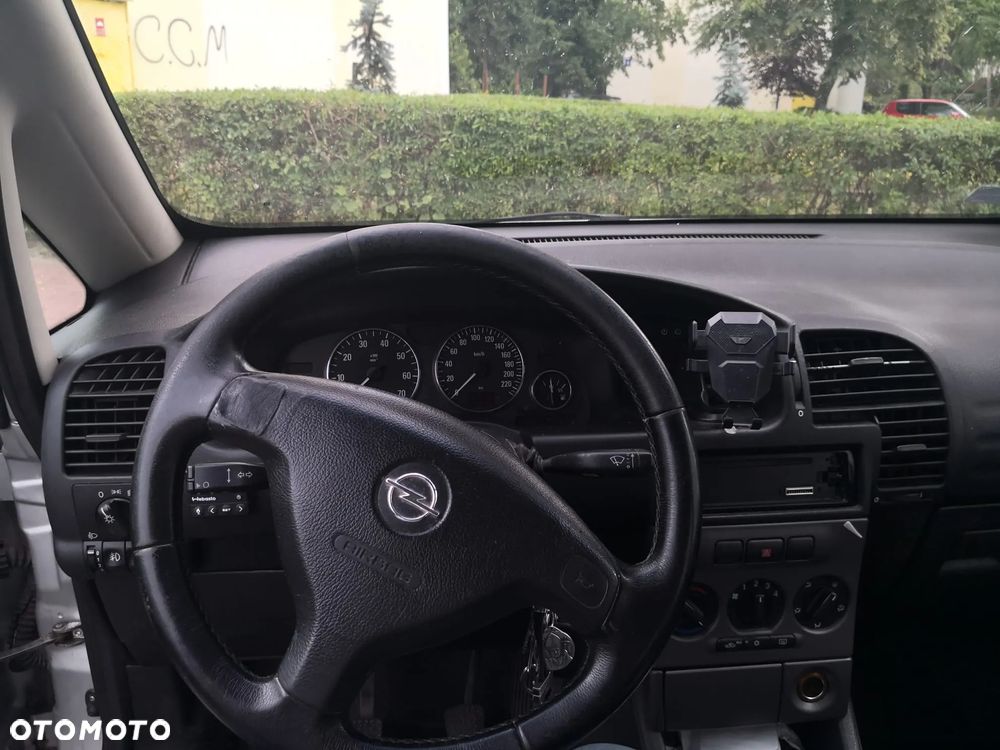 Opel Zafira 1.8 - 4
