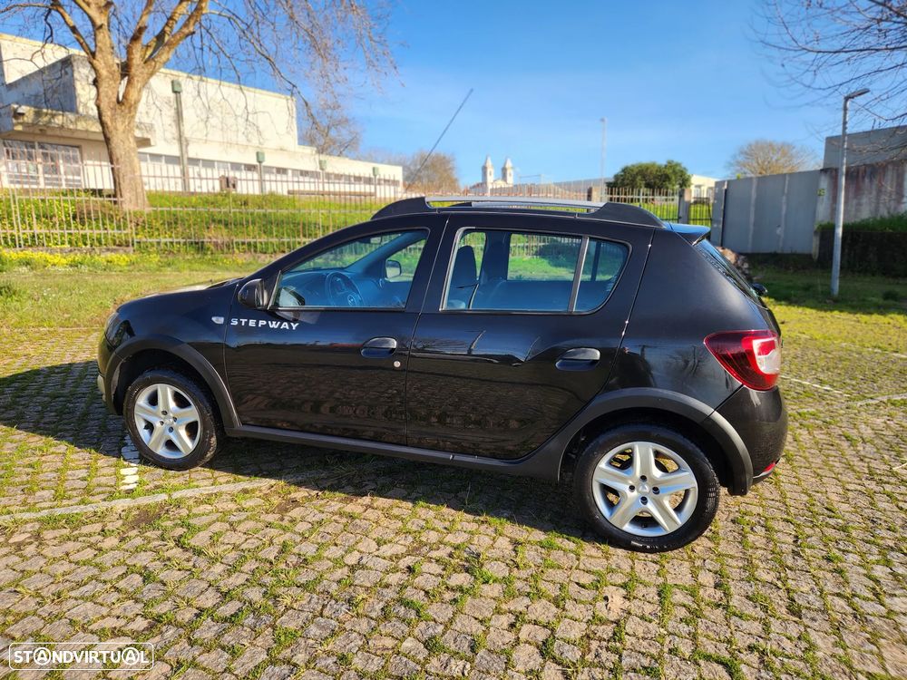 Dacia Sandero 1.5 dCi Stepway - 4