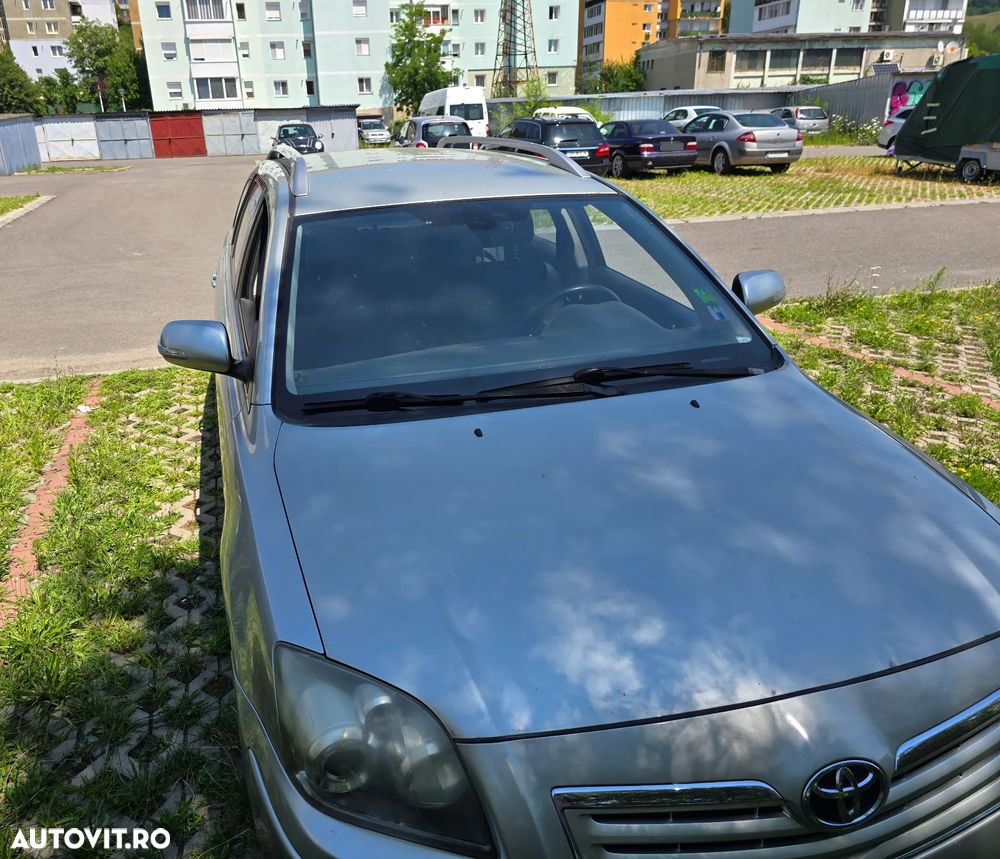 Toyota Avensis 2.0 D-4D Station Luna - 1