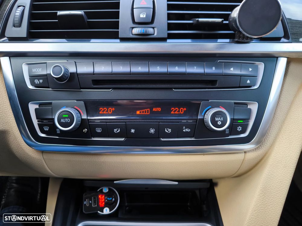 BMW 320 d Auto Line Luxury - 11