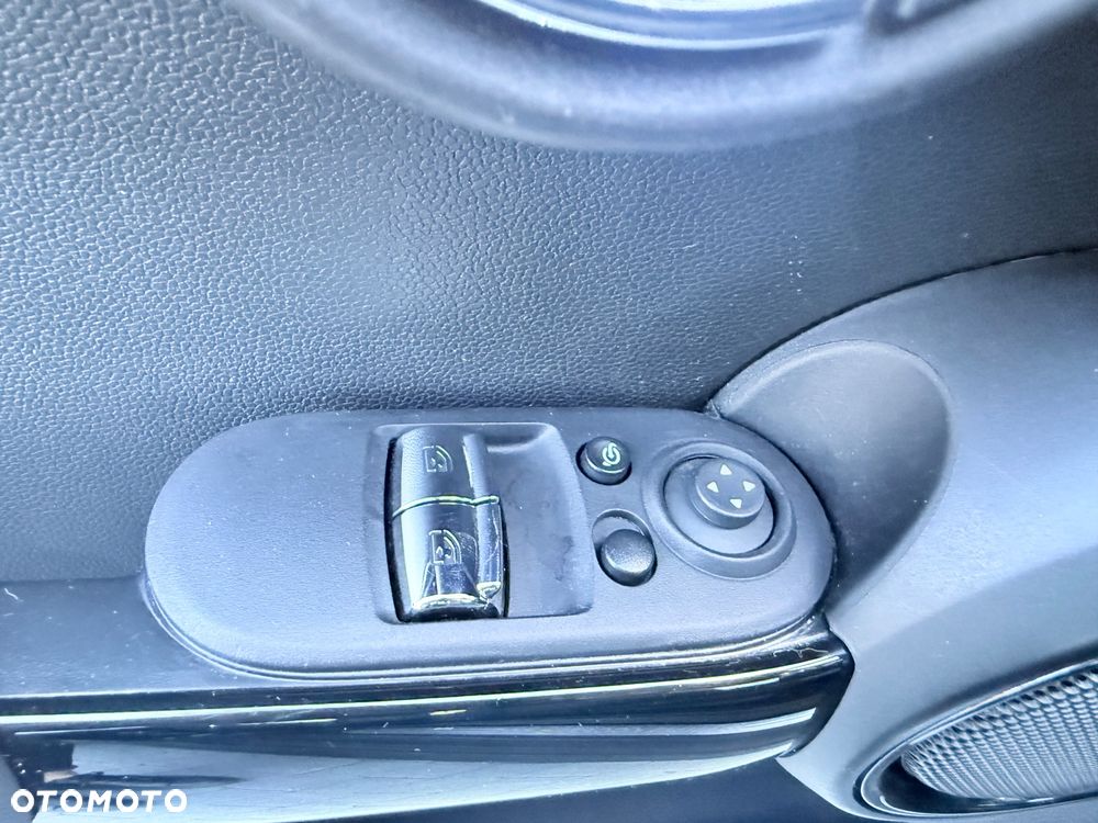 MINI Cooper SE Yours Trim - 16