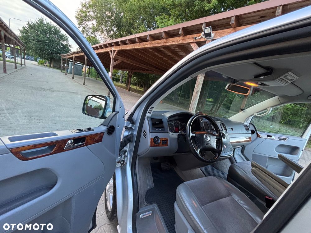 Volkswagen Multivan - 15