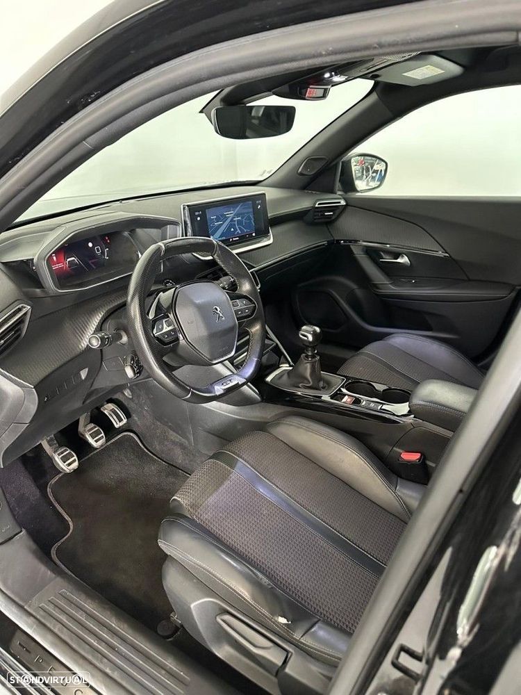 Peugeot 2008 1.2 PureTech GT Line - 10