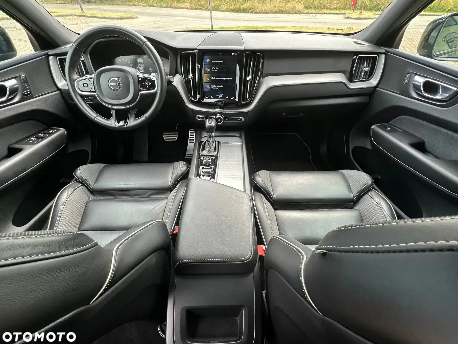 Volvo XC 60 D4 R-Design - 29