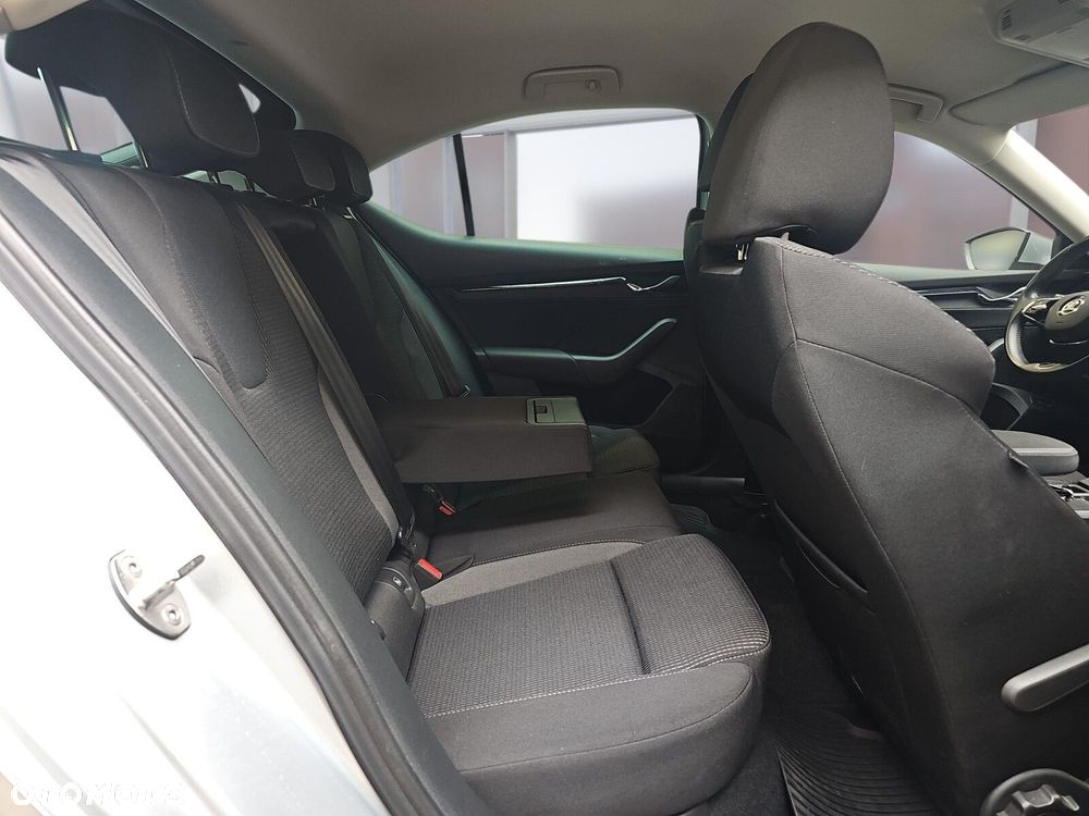 Skoda Octavia 2.0 TDI Ambition DSG - 12