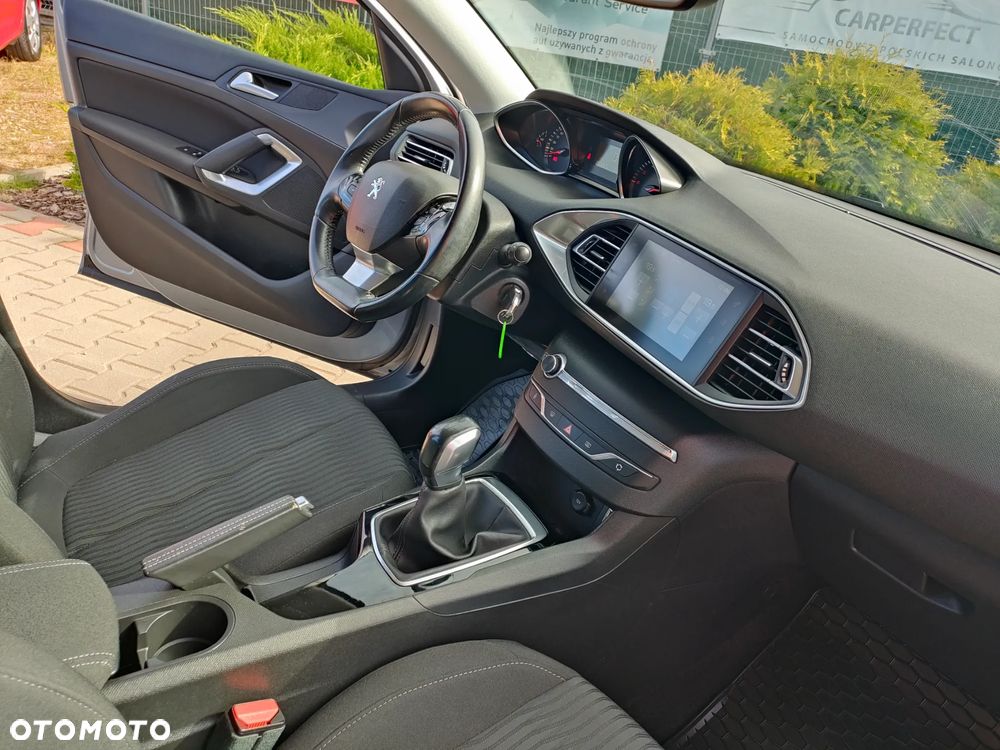 Peugeot 308 1.6 BlueHDi Style S&S - 18