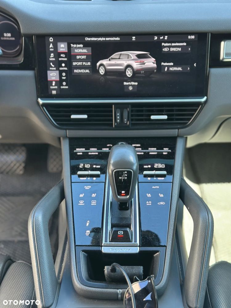 Porsche Cayenne Platinum Edition - 10