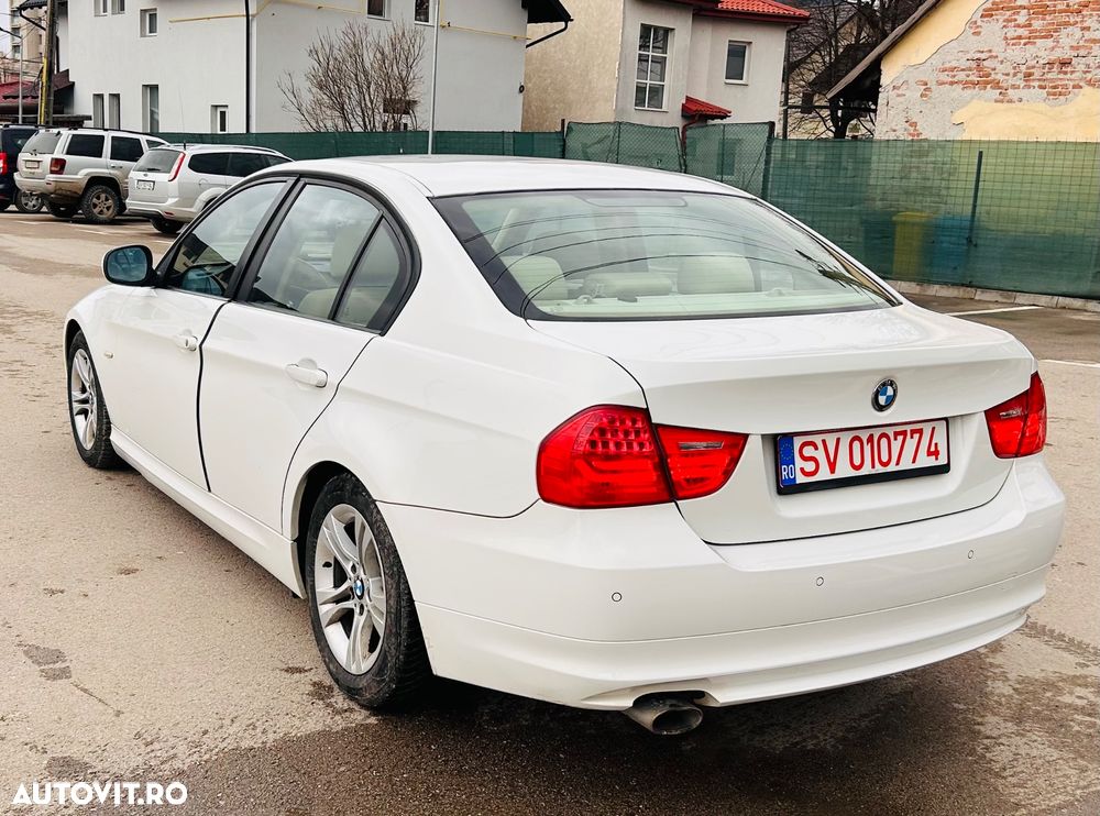 BMW Seria 3 320d DPF Aut. - 4