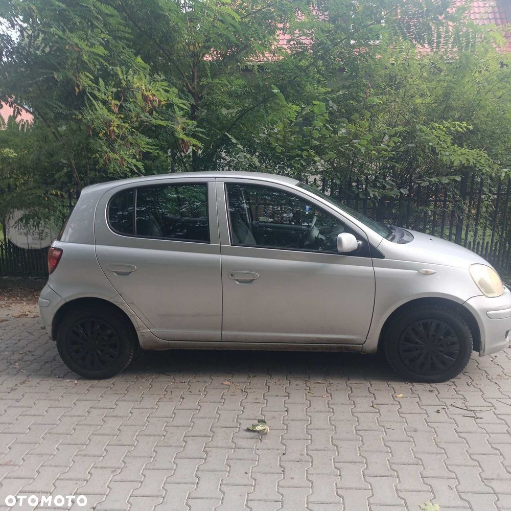 Toyota Yaris - 4