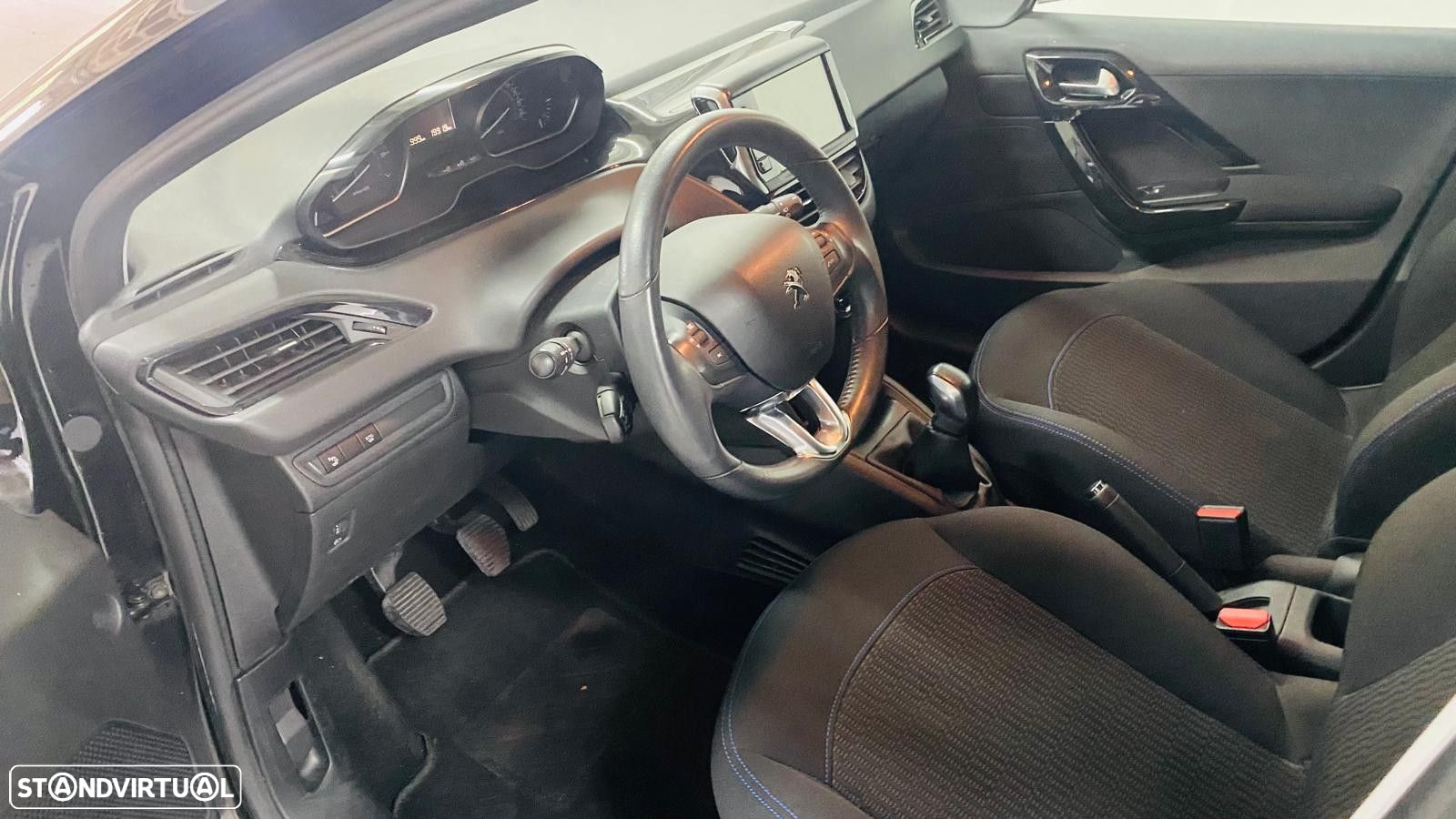 Peugeot 208 1.2 PureTech Signature - 2