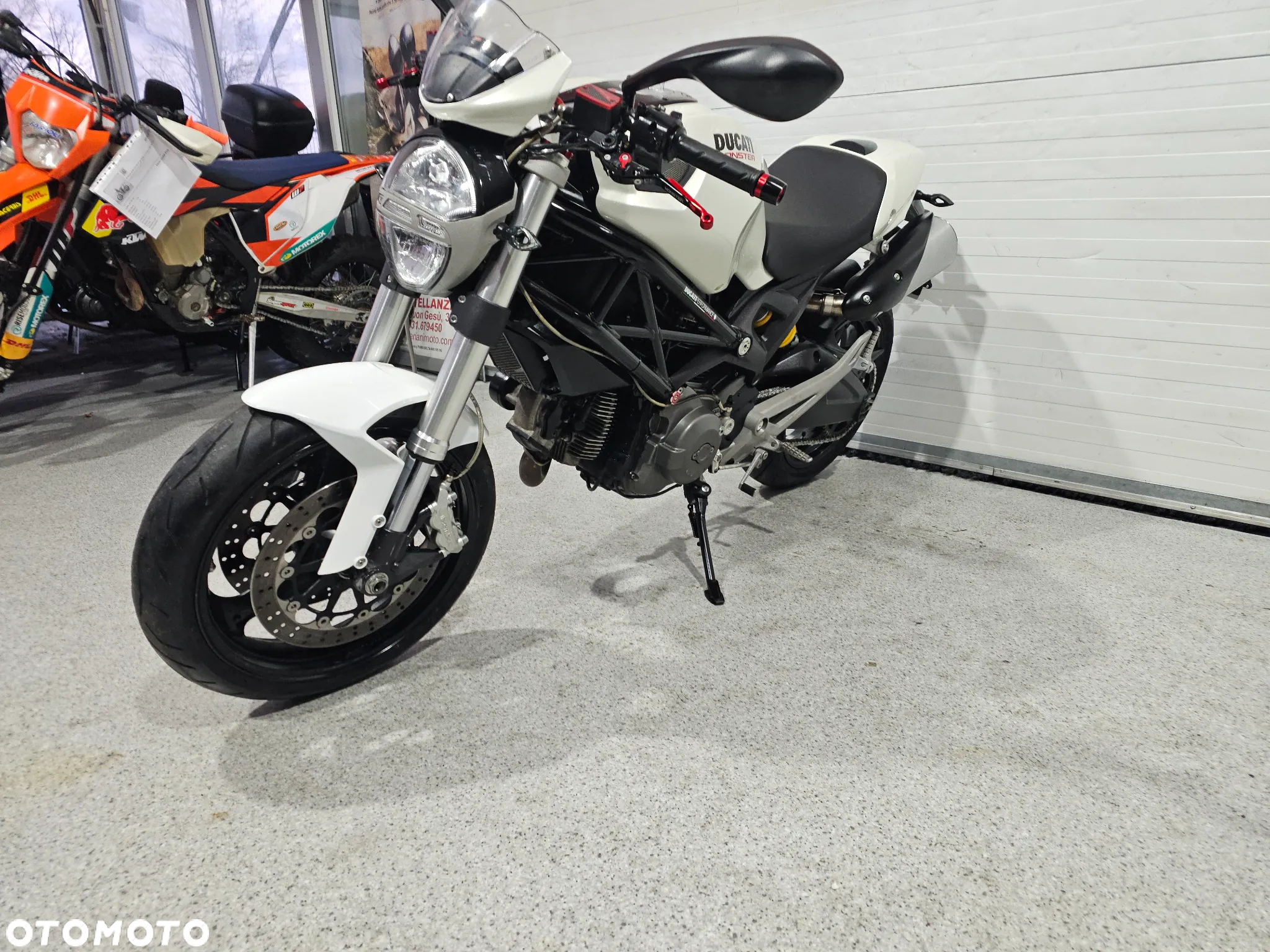 Ducati Monster - 14
