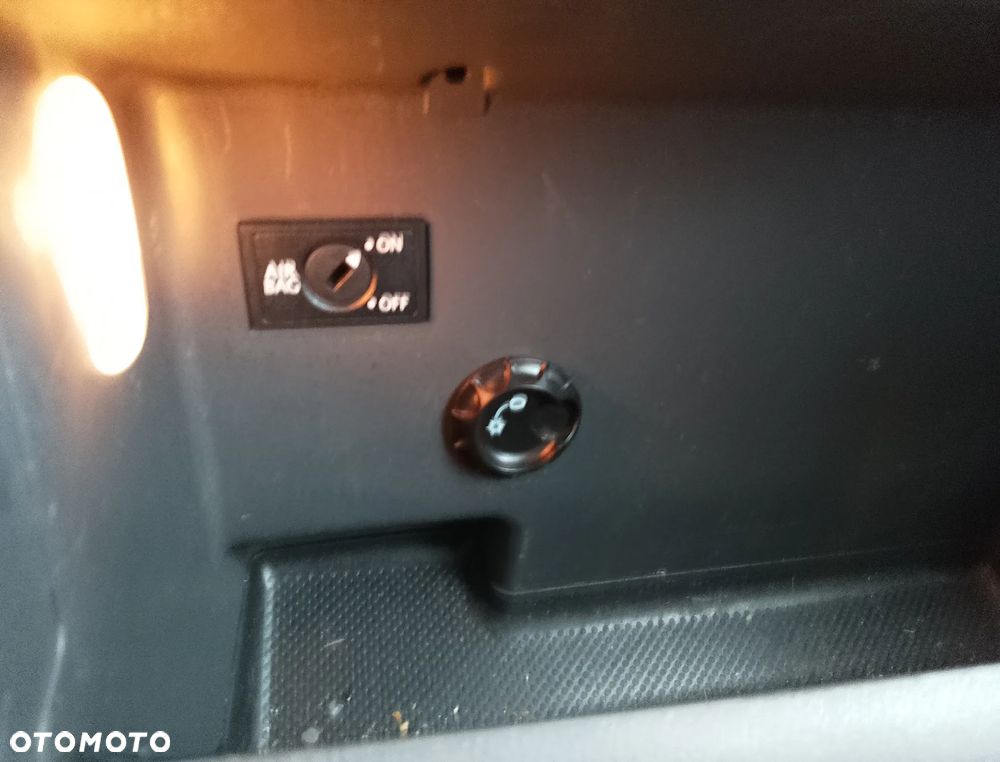 Volkswagen Touran 1.6 TDI DPF BlueMotion Technology Life - 19