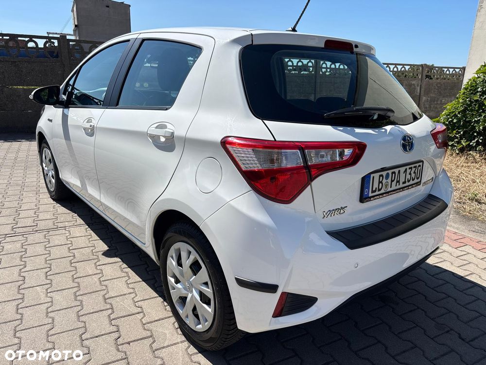 Toyota Yaris Hybrid 100 Premium - 7