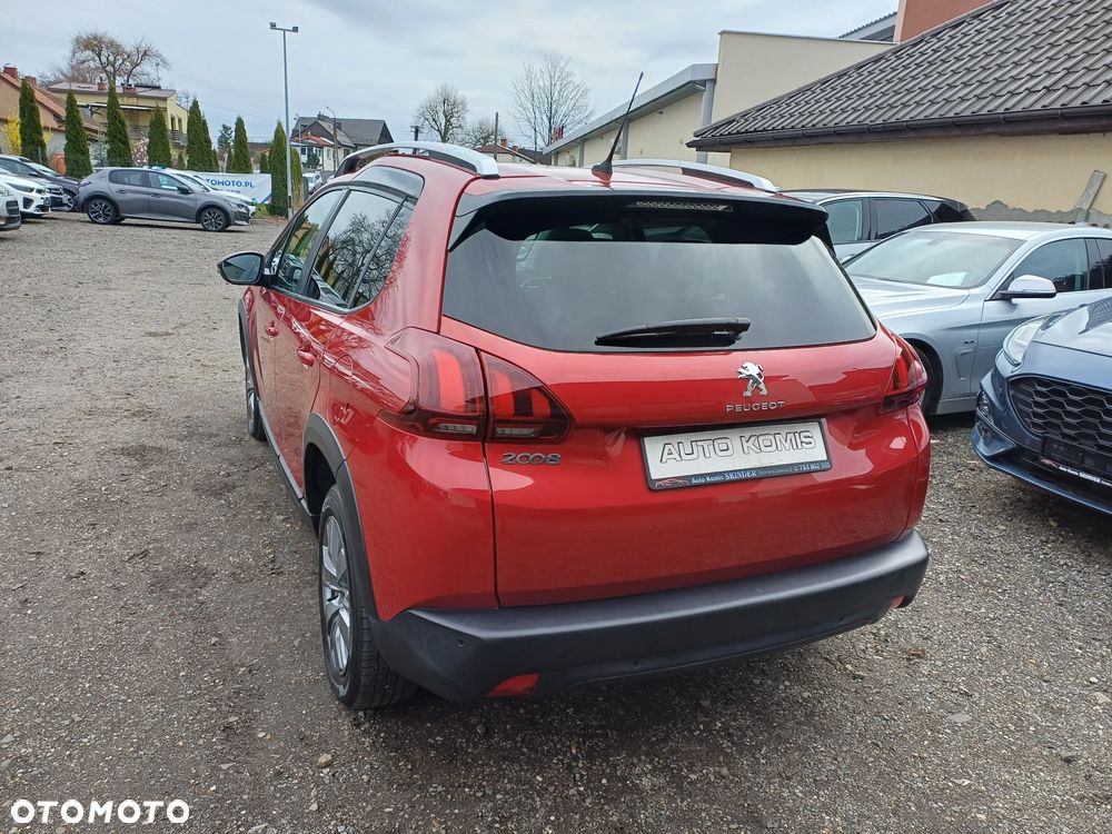 Peugeot 2008 1.2 Pure Tech GPF Signature S&S EAT6 - 5
