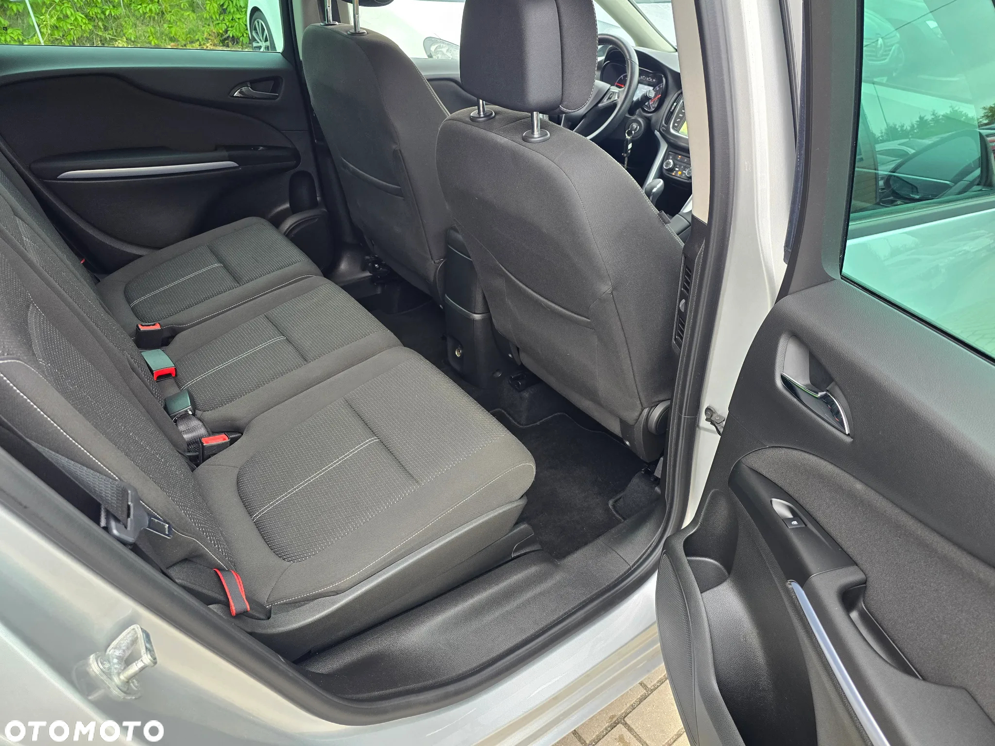 Opel Zafira - 10