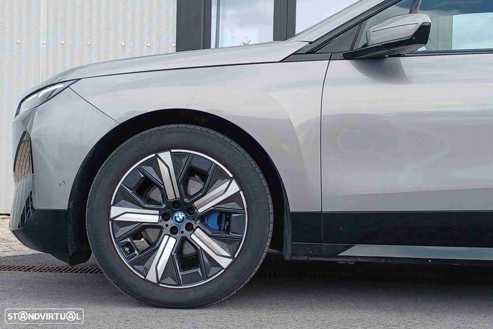 BMW iX xDrive 40 Pack Desportivo - 6