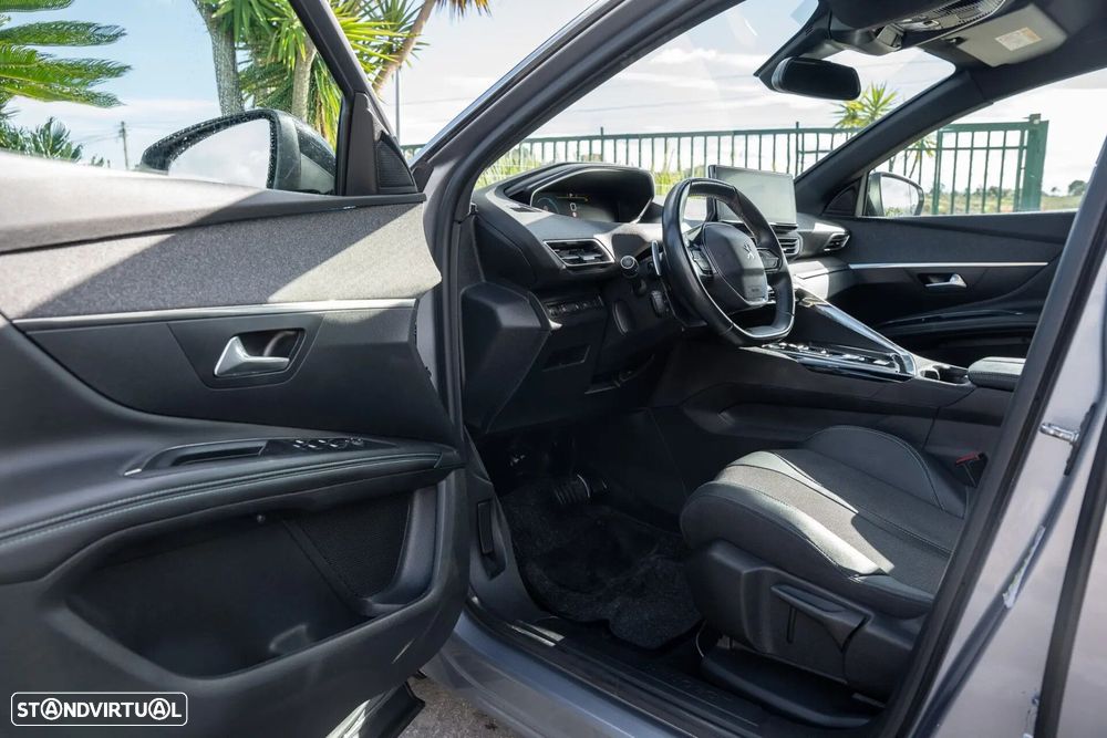 Peugeot 3008 1.6 Hybrid4 Allure Pack e-EAT8 - 19