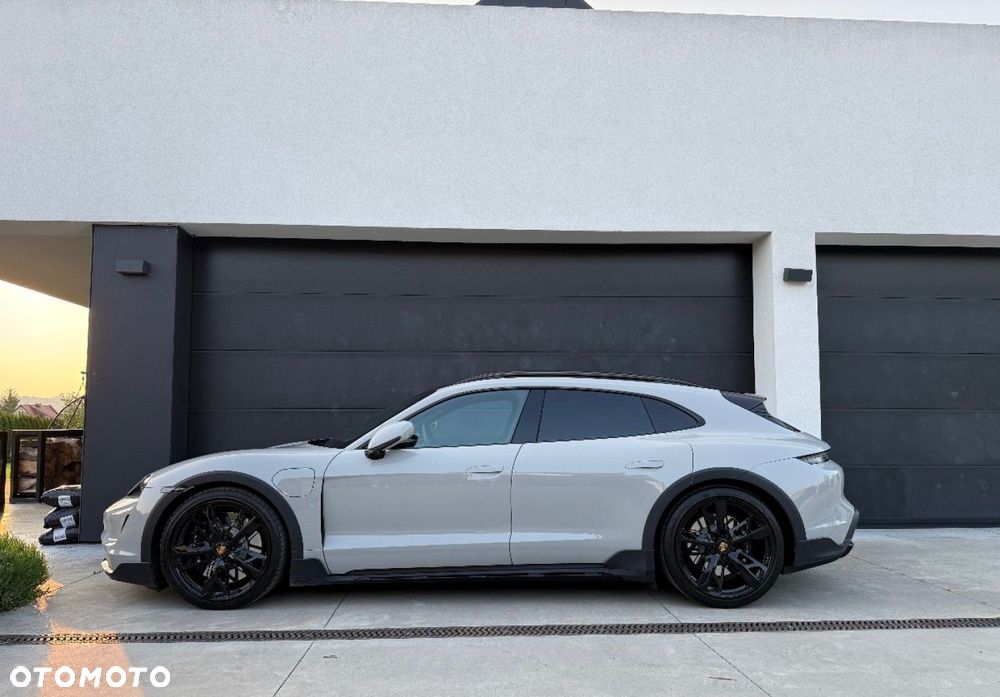 Porsche Taycan 4S Cross Turismo
