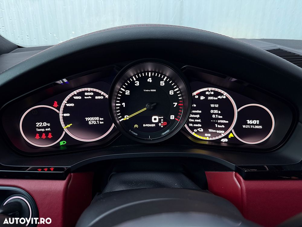 Porsche Cayenne Coupe E-Hybrid Tiptronic S Platinum Edition - 40