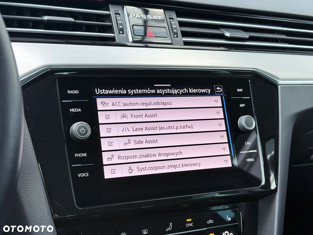 Volkswagen Passat Variant 2.0 TSI Elegance DSG - 38