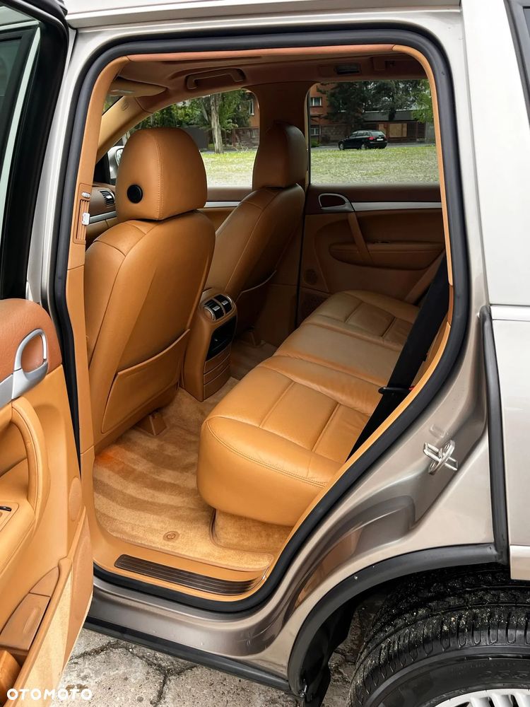 Porsche Cayenne - 13