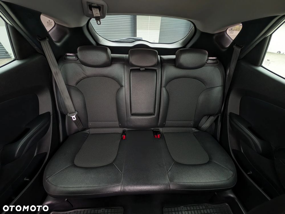 Hyundai ix35 1.7 CRDi 2WD blue Style - 38