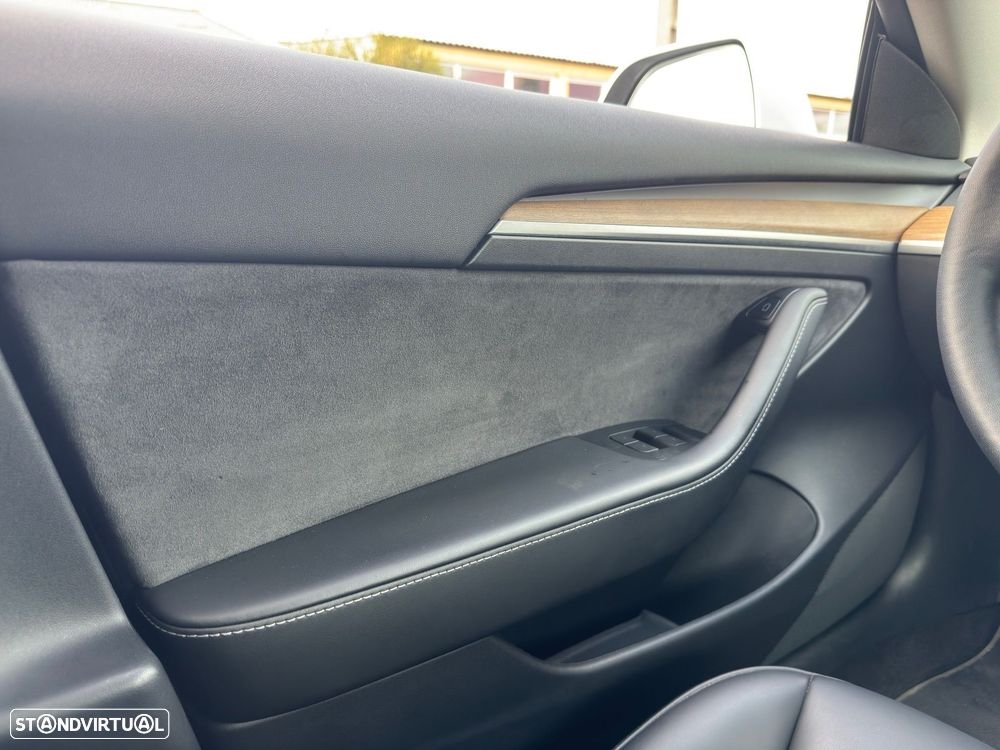 Tesla Model 3 Long Range Tração Integral - 19