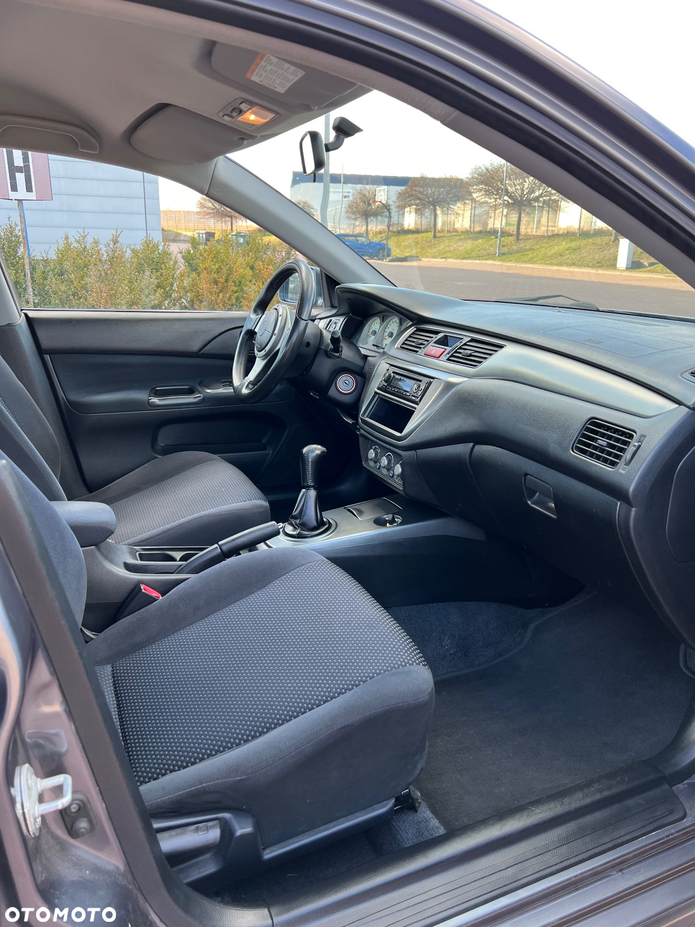 Mitsubishi Lancer 1.6 Invite - 13