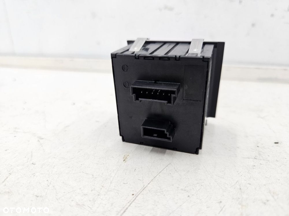 Włącznik świateł awaryjnych BMW E90 E91 E92 E93 04-12r. przycisk 9132421 - 3