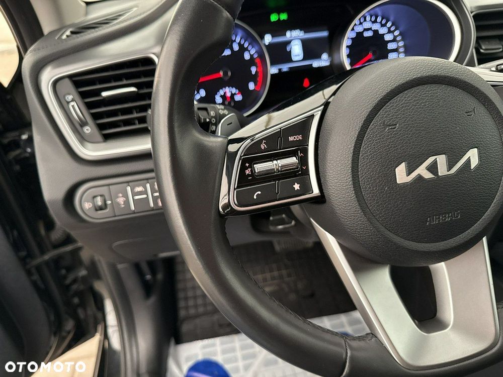 Kia Ceed - 25